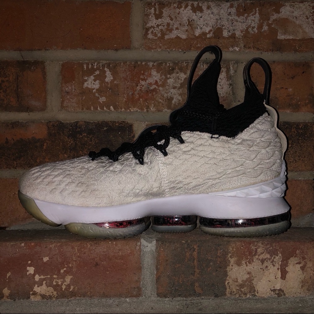 LeBron 15 - Picture 2 of 3